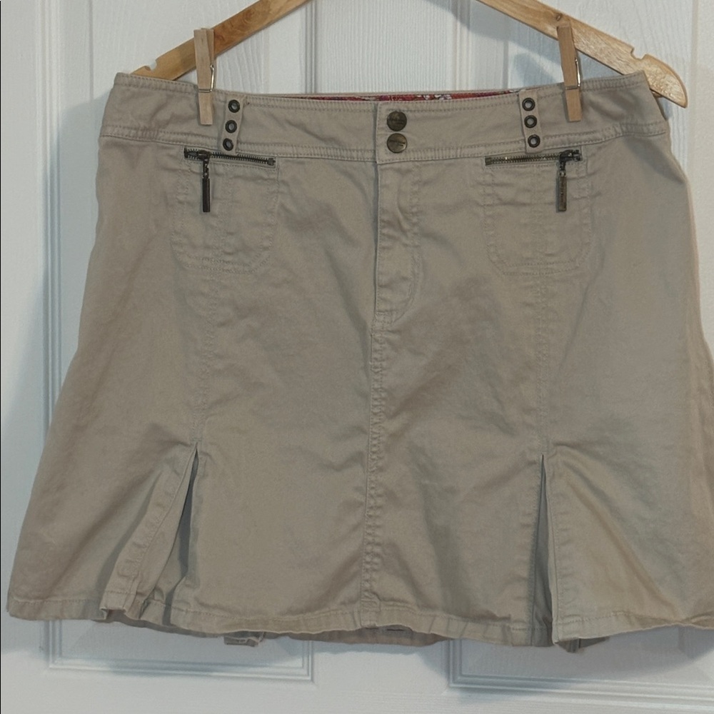 Jones Wear Jeans, Low Rise khaki pleated mini skirt, 12 - Picture 2 of 8